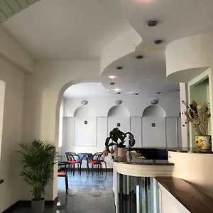 Elisa Hotel