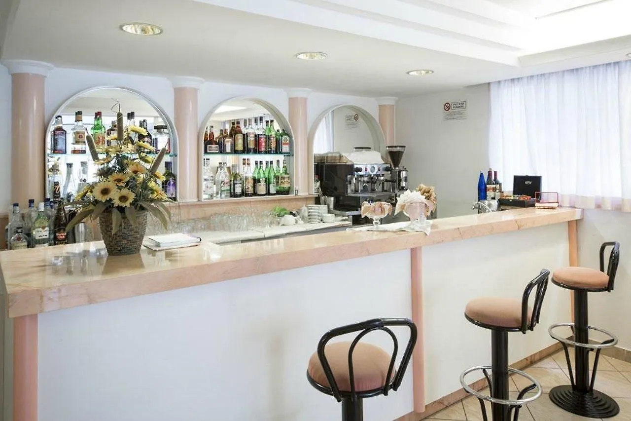 רימיני Hotel Royal Plaza